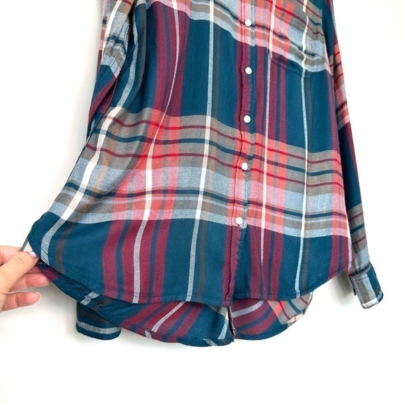 Lucky Brand  button down shirt with long sleeves, lightweight plaid fabric - Picture 5 of 11